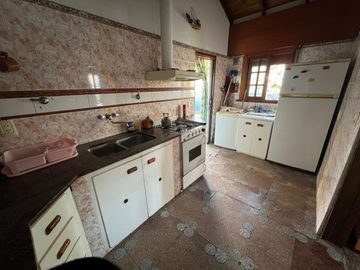 VENTA 2 CASAS EN BLOCK 2 CUADRAS D/ MAR SANTACLARA