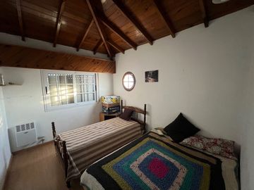 VENTA 2 CASAS EN BLOCK 2 CUADRAS D/ MAR SANTACLARA