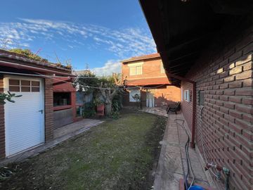 VENTA 2 CASAS EN BLOCK 2 CUADRAS D/ MAR SANTACLARA