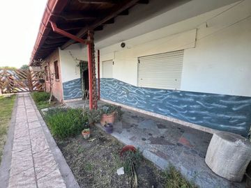 VENTA 2 CASAS EN BLOCK 2 CUADRAS D/ MAR SANTACLARA