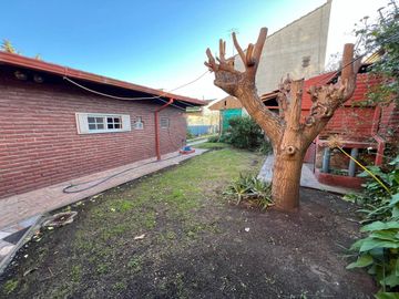 VENTA 2 CASAS EN BLOCK 2 CUADRAS D/ MAR SANTACLARA