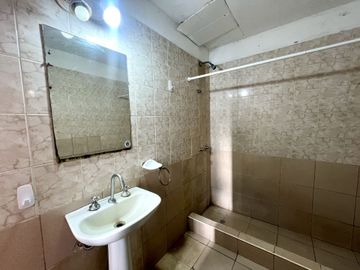 Venta Block 2 locales 2 casas C3 Nva Pompeya
