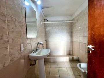 Venta Block 2 locales 2 casas C3 Nva Pompeya