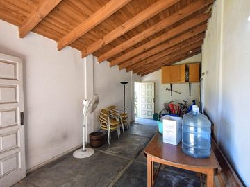 CASA 4 AMBIENTES CON PARQUE GARAGE SANTA CLARA