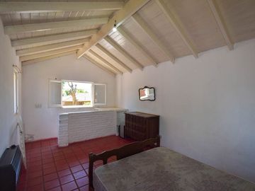 CASA 4 AMBIENTES CON PARQUE GARAGE SANTA CLARA
