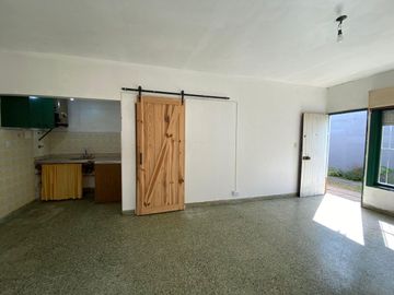 VENTA PH 2 AMBIENTES PB MORENO CON COCHERA