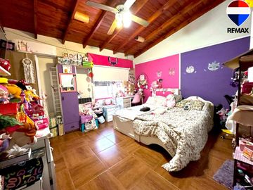 VENTA CASA 4 AMBIENTES COCHERA TERRAZA VELEZ SARFI