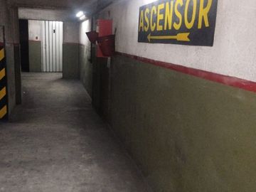 VENTA  COCHERA FIJA CUBIERTA (zona Tribunales)
