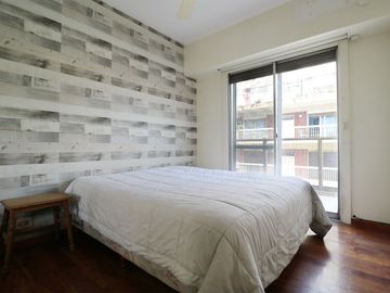 VENTA 4 AMBIENTES + DEPENDENCIA C/ COCHERA FLORES