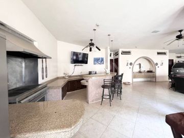 CASA EN VENTA LA HERRADURA, CARRETERA NACIONAL. MONTERREY, NL