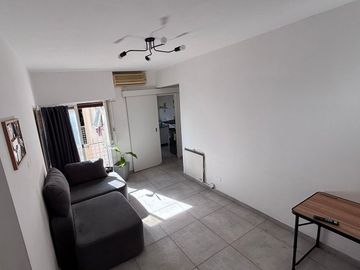 DEPARTAMENTO DE 2 AMBIENTES MUY LUMINOSO