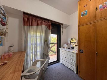TRÍPLEX 5 AMBIENTES EN VENTA RAMOS MEJÍA /COCHERA