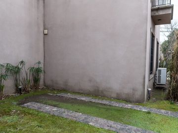VENTA DEPARTAMENTO 2 AMBIENTES  C/ COCHERA MORENO