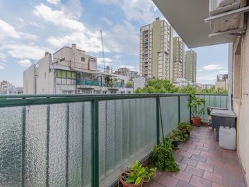 VENTA CABALLITO 4 AMBS. FRENTE BALCON COCHERA