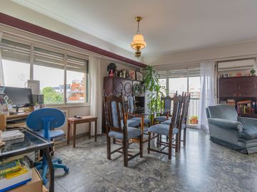 VENTA CABALLITO 4 AMBS. FRENTE BALCON COCHERA