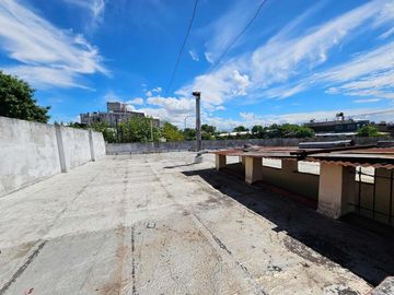 Local comercial con vivienda - Pompeya- venta