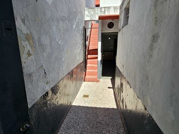 Local comercial con vivienda - Pompeya- venta