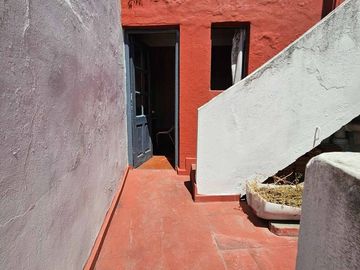 Local comercial con vivienda - Pompeya- venta