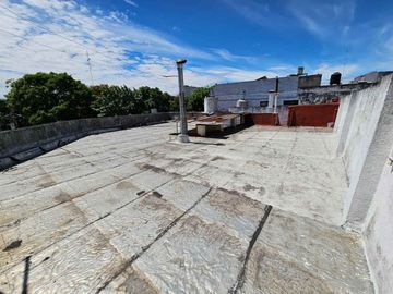 Local comercial con vivienda - Pompeya- venta