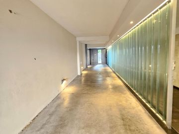 Espect Triplex 5 amb,quincho,terraza-2 coch-Categ