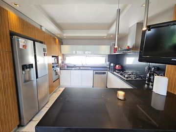 Espect Triplex 5 amb,quincho,terraza-2 coch-Categ