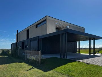 VENTA CASA BARRIO AMARRAS PUERTOS DEL LAGO ESCOBAR