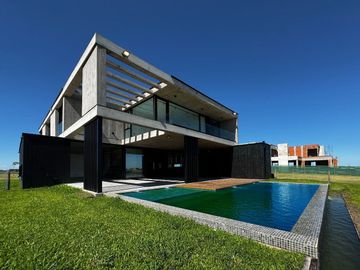 VENTA CASA BARRIO AMARRAS PUERTOS DEL LAGO ESCOBAR