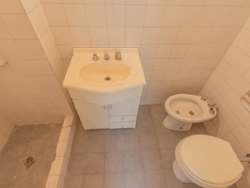 VENTA DEPARTAMENTO 4 AMBIENTES CON COCHERA RETIRO