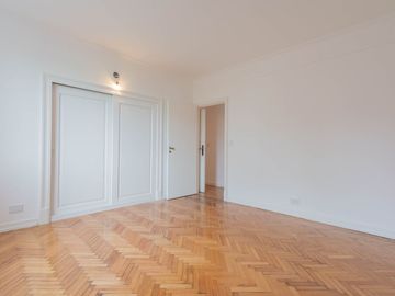 VENTA DEPARTAMENTO 4 AMBIENTES CON COCHERA RETIRO
