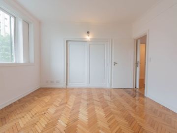 VENTA DEPARTAMENTO 4 AMBIENTES CON COCHERA RETIRO