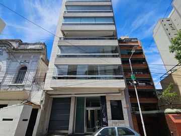 Excte. 4 amb + escrit- balc c/parr-Avell centro