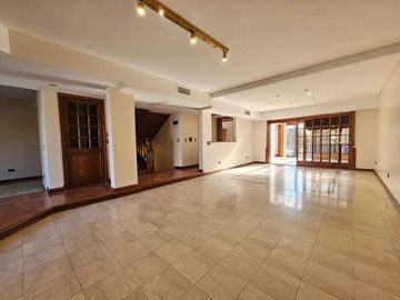 Espect Casa-pilet-jardi-parr-playrrom-Quinta Galli