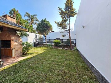Espect Casa-pilet-jardi-parr-playrrom-Quinta Galli