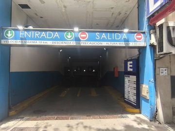 VENTA COCHERA SOBRE AV LAS HERAS EN RECOLETA