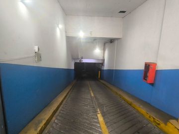 VENTA COCHERA SOBRE AV LAS HERAS EN RECOLETA