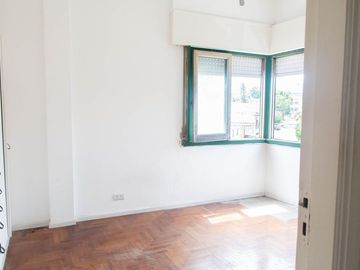 Venta 4 ambientes con terraza Ballester