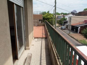 Venta 4 ambientes con terraza Ballester