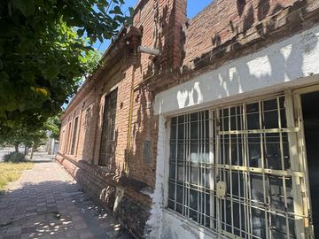 VENTA CASA LOCAL A RECICLAR BARRIO MARECHAL CBA