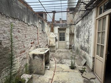 VENTA CASA LOCAL A RECICLAR BARRIO MARECHAL CBA