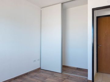 VENTA DPTO 2 AMBIENTES BERAZATEGUI. OPC COCHERA
