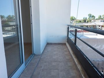 VENTA DPTO 2 AMBIENTES BERAZATEGUI. OPC COCHERA