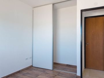 VENTA DPTO 2 AMBIENTES BERAZATEGUI. OPC COCHERA