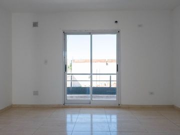 VENTA DPTO 2 AMBIENTES BERAZATEGUI. OPC COCHERA