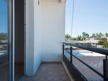 VENTA DPTO 2 AMBIENTES BERAZATEGUI. OPC COCHERA