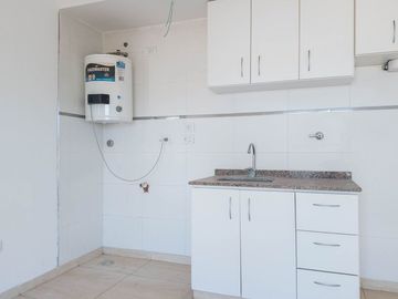 VENTA DPTO 2 AMBIENTES BERAZATEGUI. OPC COCHERA
