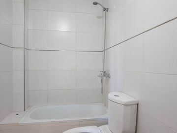 VENTA DPTO 2 AMBIENTES BERAZATEGUI. OPC COCHERA