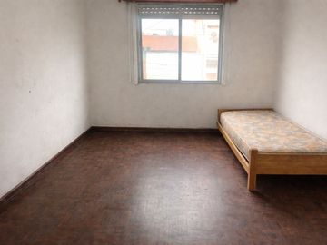 Venta departamento de 3 ambientes en Crucesita.