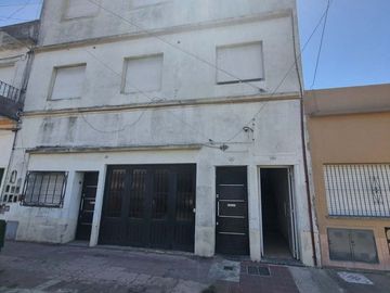 Venta departamento de 3 ambientes en Crucesita.