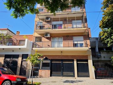 Dpto 2 amb en venta en V. Pueyrredón con cochera