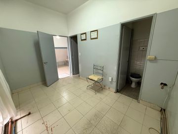 LOCAL EN VENTA GENERAL PAZ 76